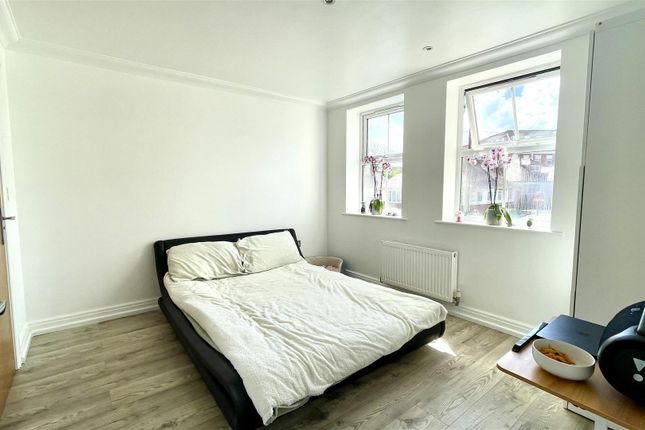 Flat for sale in Southbourne Road, Southbourne, Bournemouth