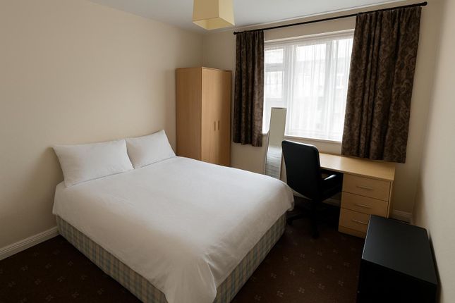 Walmsley Road, Leeds photo 5