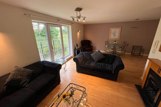 Flat to rent in Carisbrooke Road, Leeds, West Yorkshire