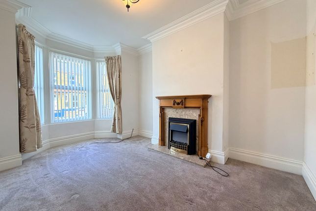 8 Lyell Street, Scarborough photo 2