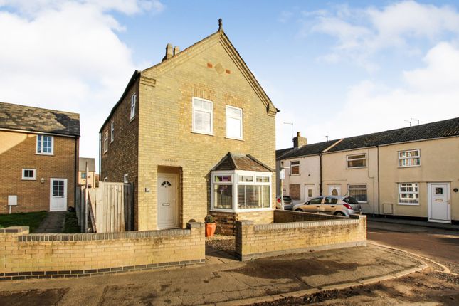 Thumbnail Detached house for sale in Broadway, Crowland, Peterborough