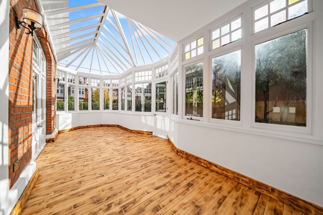 Beauchamp Road, East Molesey photo 4