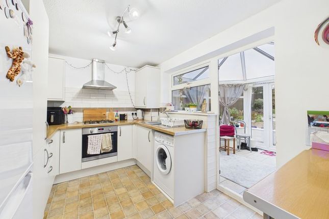 59, Messack Close, Falmouth photo 2