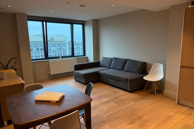Flat 904, Quarters Apartments, Croydon photo 4