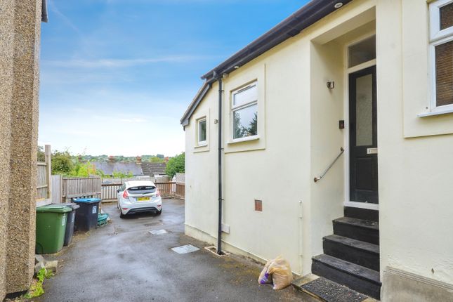32, Belswains Lane, Hemel Hempstead photo 2