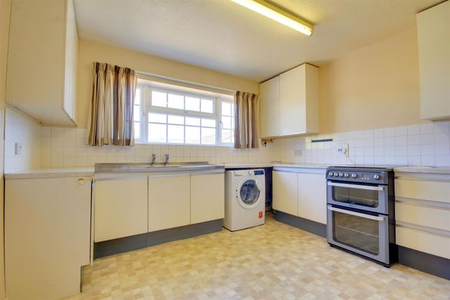 4, Russett Avenue, Needingworth photo 4