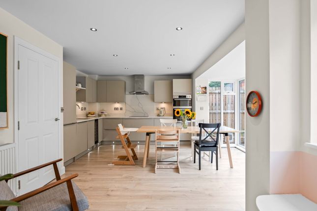 7, Birch Close, Sheffield photo 4
