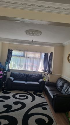 29, Tenterden Road, Dagenham photo 2