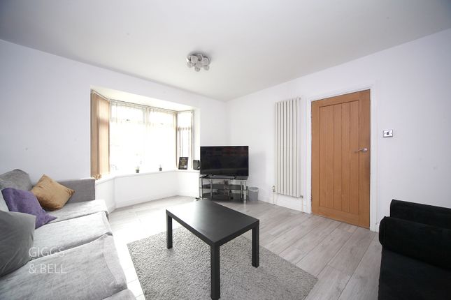 22, Cowridge Crescent, Luton photo 3