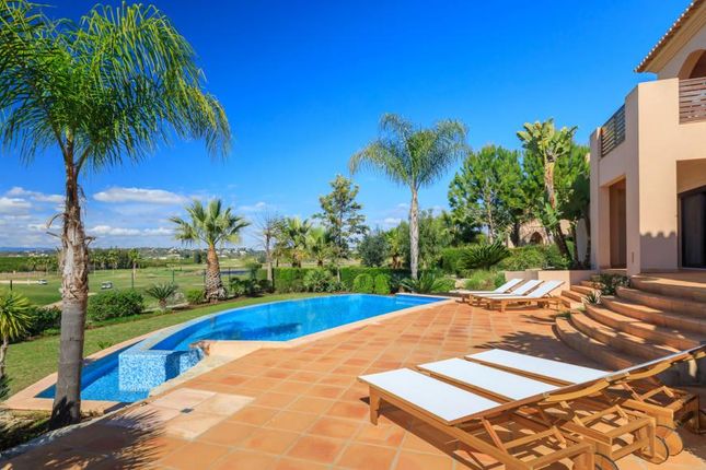 Villa for sale in Amendoeira Golf Resort, Albufeira E Olhos De Água, Albufeira, Central Algarve, Portugal