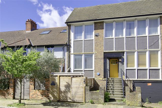 Detached house to rent in Deerhurst Road, London