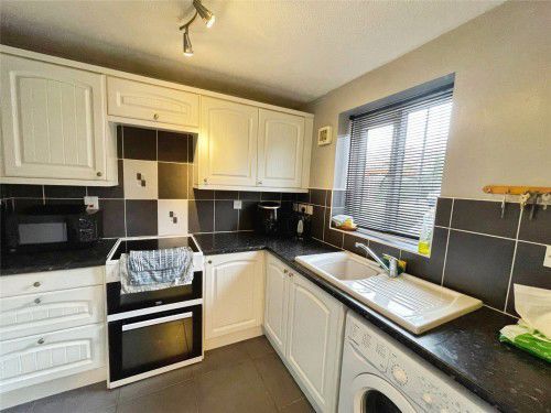 119, Aynsley Gardens, Harlow photo 3