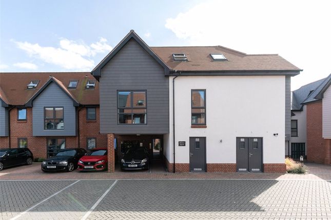 Flat for sale in Perseus House, Francis Close, Thatcham