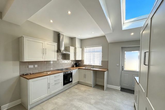 20, Warrington photo 5