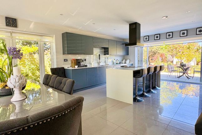 31, Larkhill, Bexhill-on-Sea photo 3