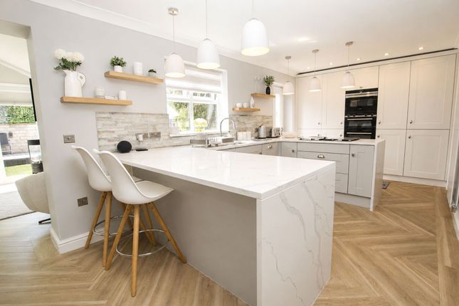 11 St. Andrews Close, Littleborough photo 2