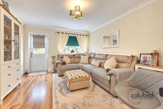 Runnymede Road, Stanford-Le-Hope photo 2