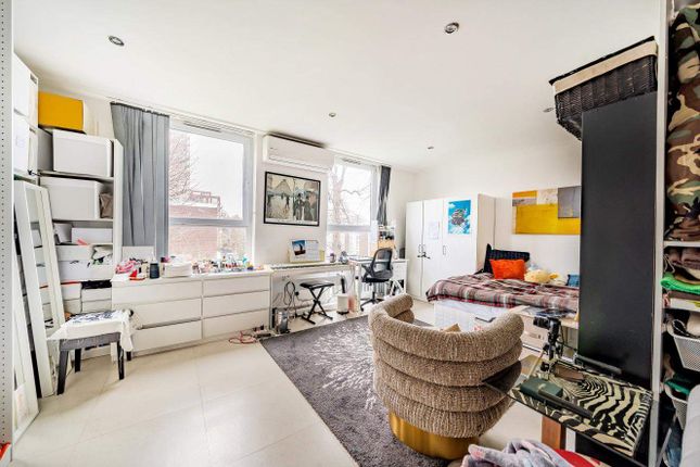 Town house for sale in Fellows Road, London