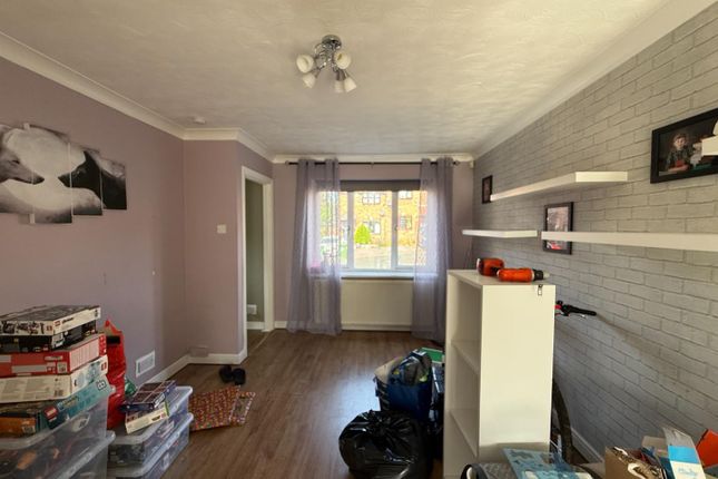53, Castle Hill View, Heckmondwike photo 3
