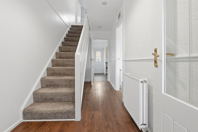 194, Redcraigs, Kirkcaldy photo 3
