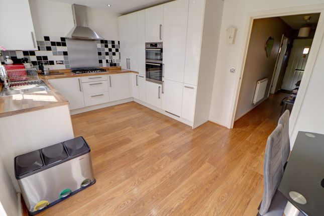 38, Trippear Way, Heywood photo 2