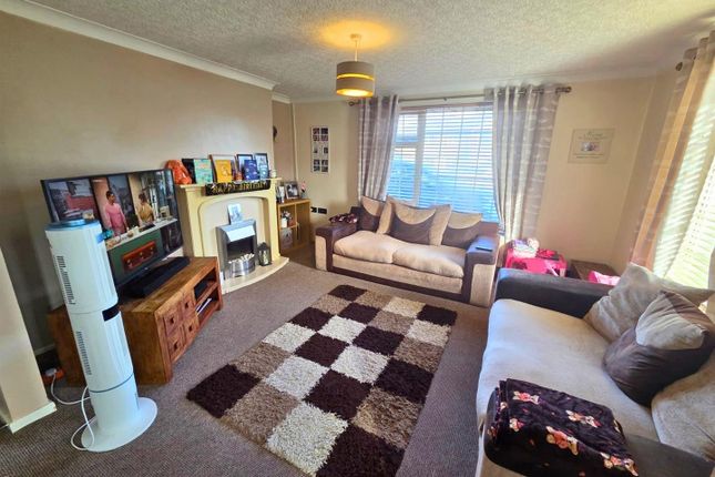 198, Petersmith Drive, New Ollerton photo 3