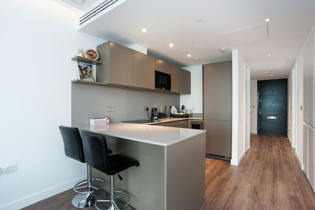 Flat to rent in Satin House, Goodman's Fields, Aldgate