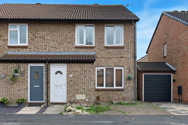 1-bed maisonette on 26, Camellia Close, Harold Wood, £200,000