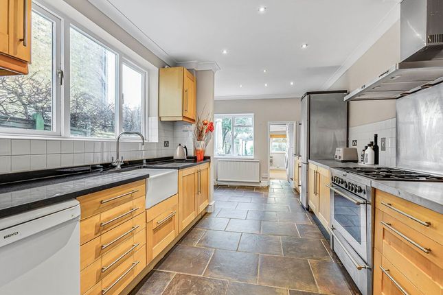 Pemberton Road, East Molesey photo 3