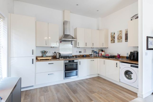 98, Parsonage Road, Horsham photo 4