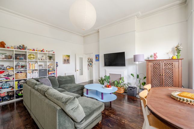 Flat 7, Stoke Grange, 23, Clandon Road, Guildford photo 4
