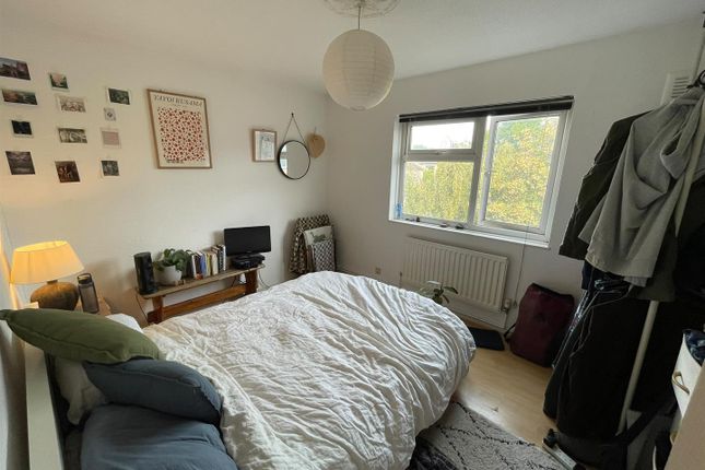 8, Baslow Walk, London photo 4
