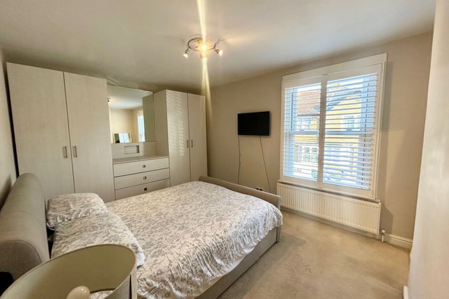16, York Road, WATFORD photo 2