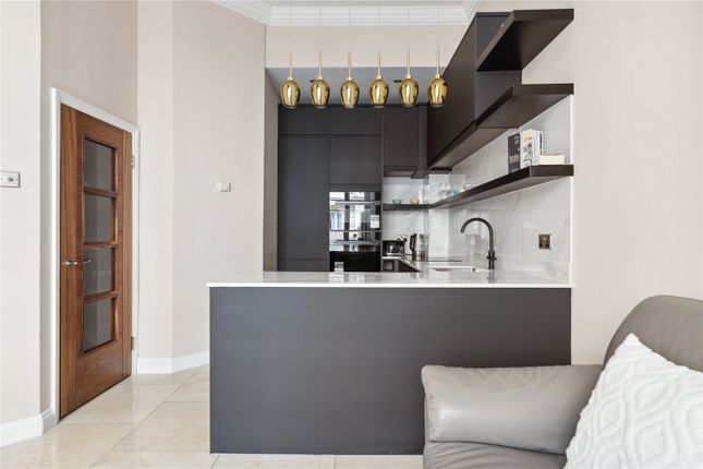 Flat 1, 42, Clanricarde Gardens, London photo 4