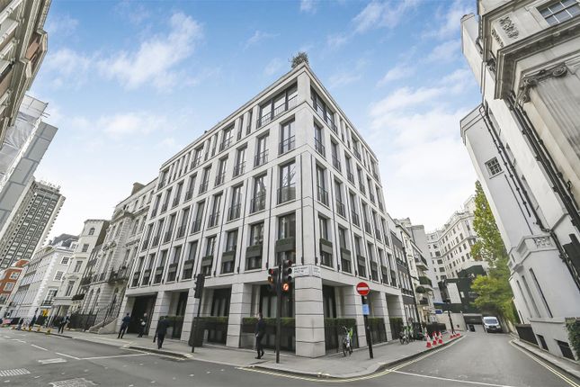 Flat to rent in South Audley Street, Mayfair, London