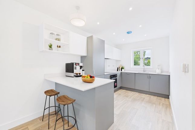 8, Teg Lowarth, Redruth photo 4