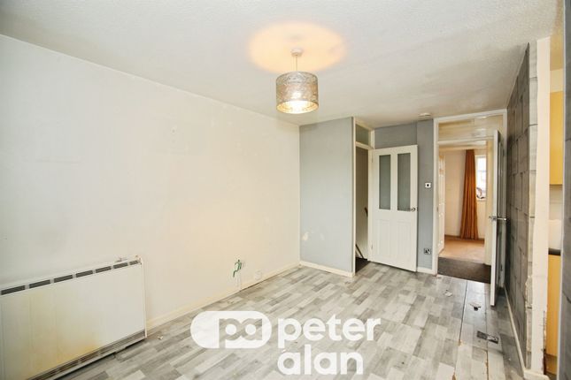 51, Collingwood Crescent, Newport photo 4