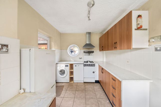 16 Willow Bank, Newton-Le-Willows photo 3