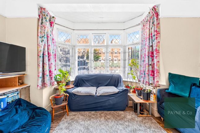335 Wanstead Park Road, Ilford photo 4