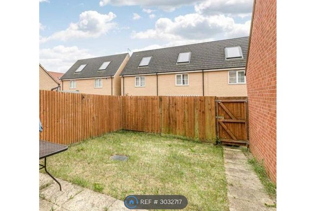 Maxwell Crescent, Duston, Northampton photo 4