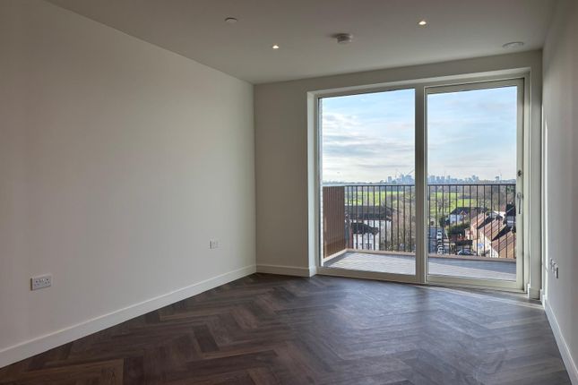 1-bed flat on Flat 32 Bower House, Henshaw Parade, London, £395,000