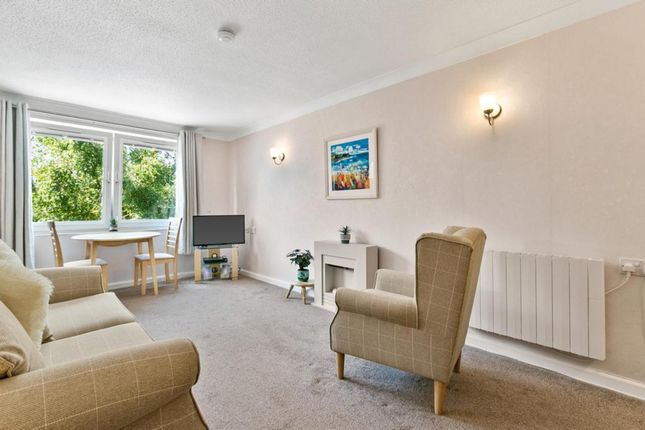 Flat Flat 25, Homeshaw House, 27 Broomhill Gardens, Glasgow photo 2