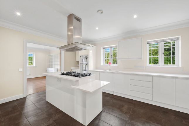 Spires View, Churchfields Avenue, Weybridge photo 4