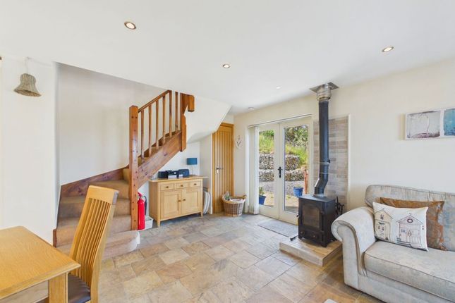 Hillside Cottage, 5 Raithwaite Drive, Whitby photo 3