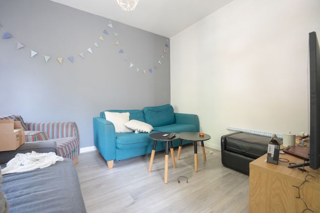 1, Spring Rise, Egham photo 4