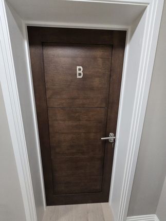 Flat To Let