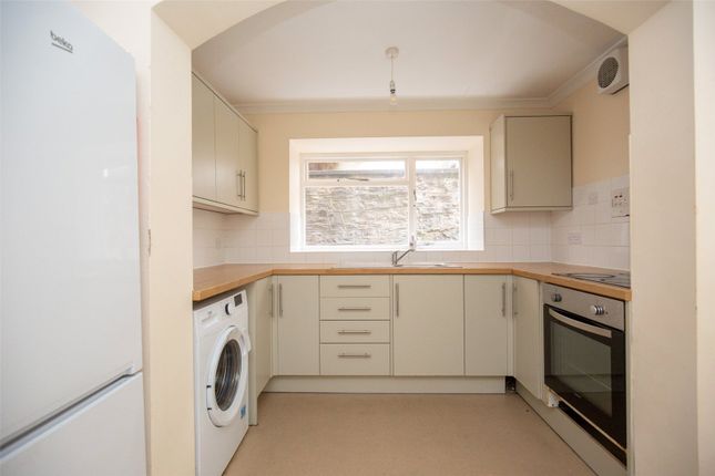 Basement Flat, 9, Cotham Gardens, Bristol photo 2
