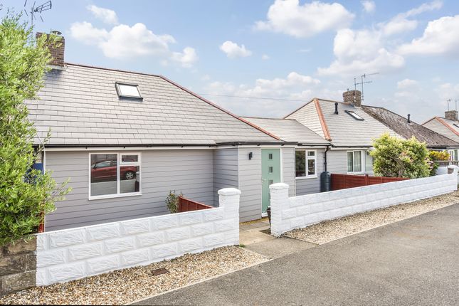 Thumbnail Terraced house for sale in Rose Avenue, Elmer