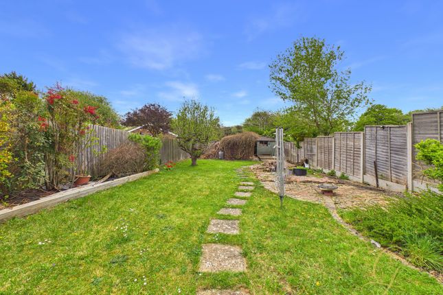 66 Woodside Avenue, Northampton photo 4