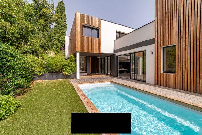 Villa for sale in Uzes, Gard Provencal (Uzes, Nimes), Provence - Var
